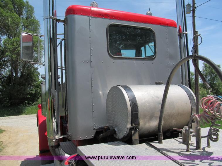 image for item C2170 1984 Peterbilt 359 semi truck