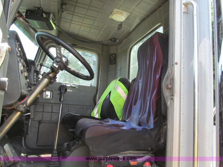 image for item C2170 1984 Peterbilt 359 semi truck