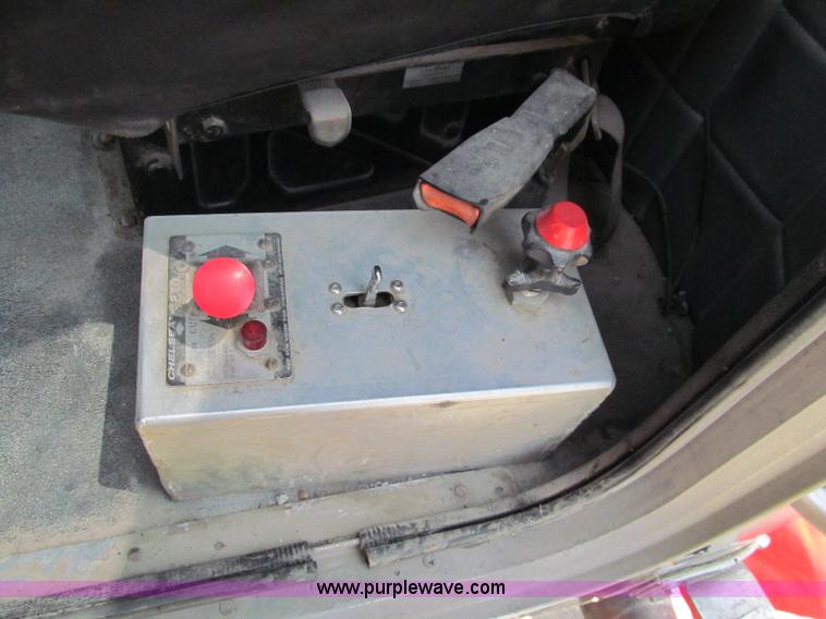 image for item C2170 1984 Peterbilt 359 semi truck