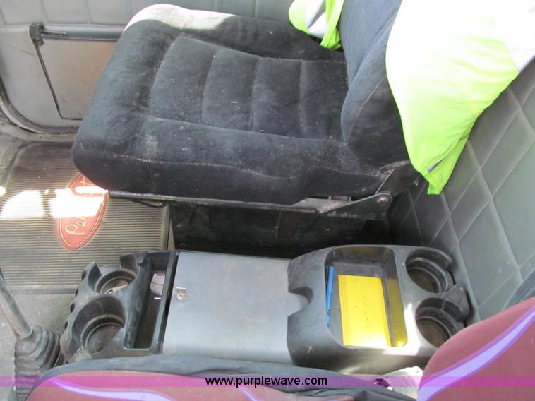 image for item C2170 1984 Peterbilt 359 semi truck