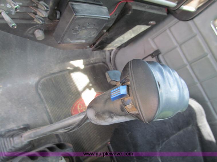 image for item C2170 1984 Peterbilt 359 semi truck