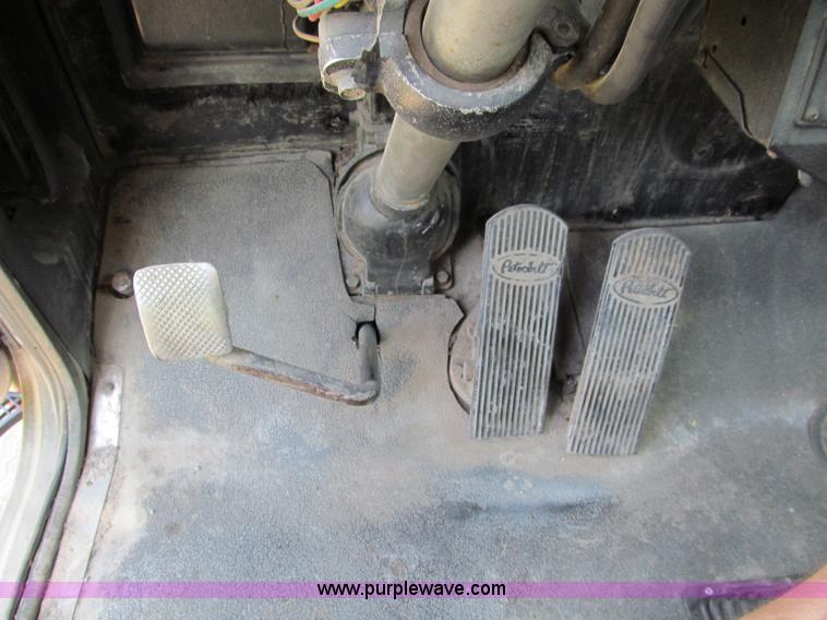 image for item C2170 1984 Peterbilt 359 semi truck