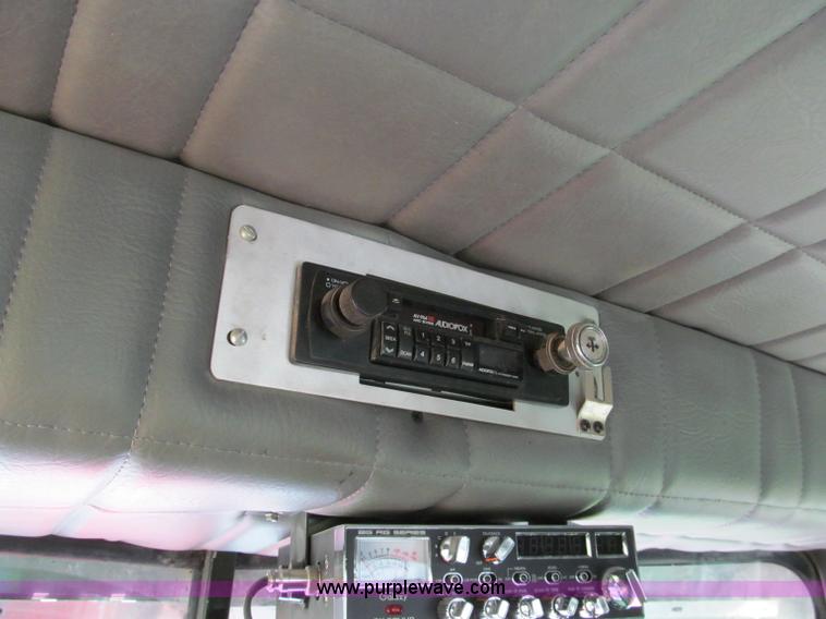 image for item C2170 1984 Peterbilt 359 semi truck