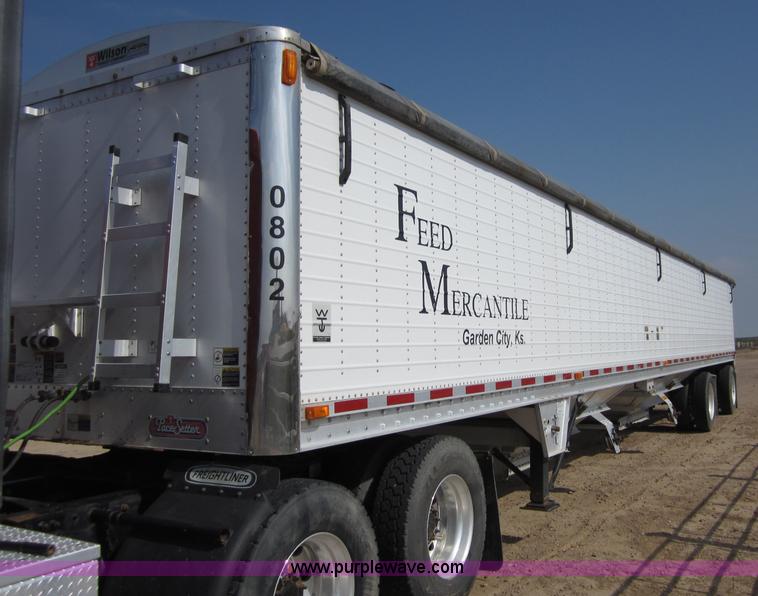 image for item C2533 2008 Wilson DWH500 PaceSetter 50' grain trailer