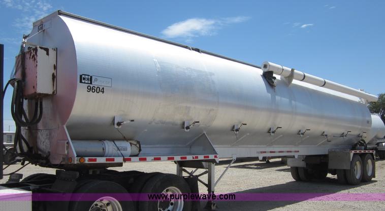 image for item C2534 1996 CEI Pacer Stinger bulk feed trailer