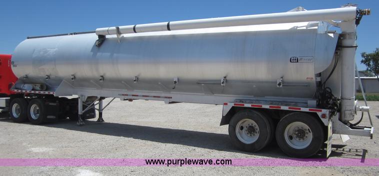 image for item C2534 1996 CEI Pacer Stinger bulk feed trailer