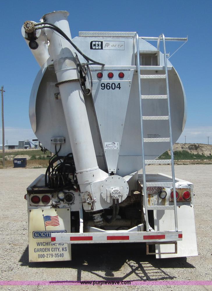 image for item C2534 1996 CEI Pacer Stinger bulk feed trailer