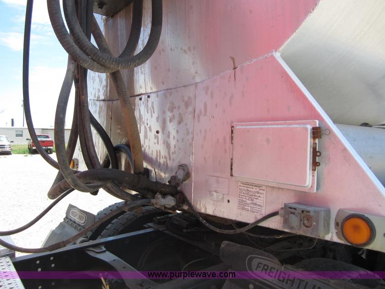 image for item C2534 1996 CEI Pacer Stinger bulk feed trailer