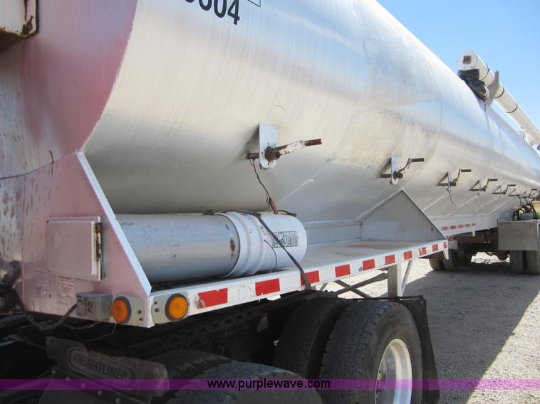 image for item C2534 1996 CEI Pacer Stinger bulk feed trailer