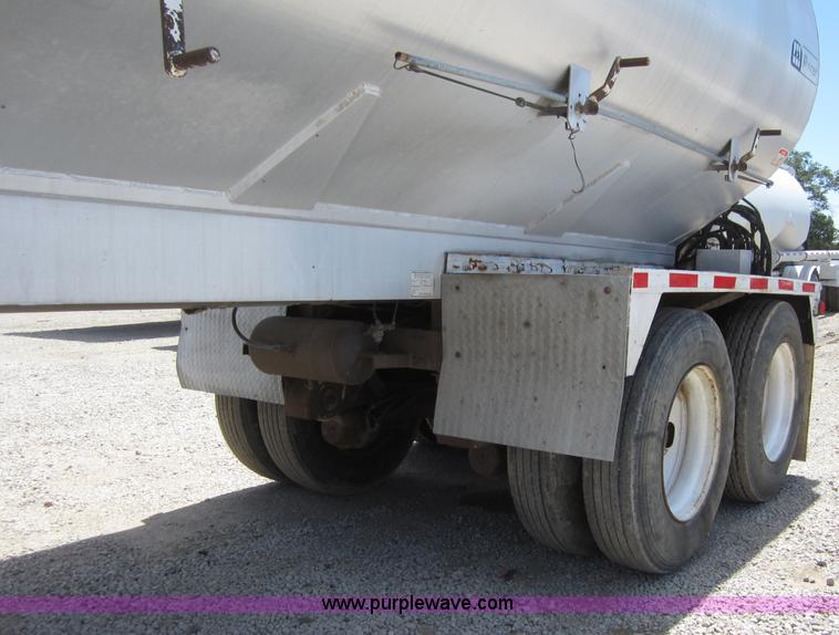 image for item C2534 1996 CEI Pacer Stinger bulk feed trailer