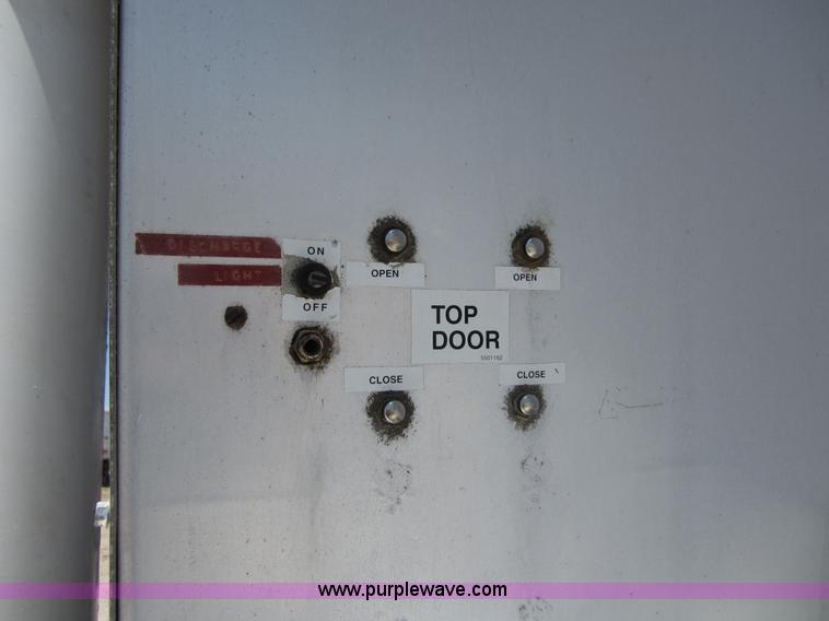 image for item C2534 1996 CEI Pacer Stinger bulk feed trailer