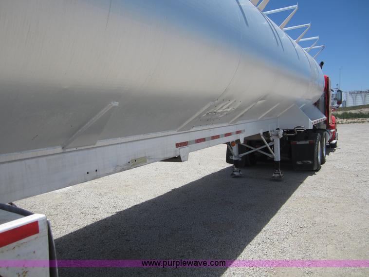image for item C2534 1996 CEI Pacer Stinger bulk feed trailer