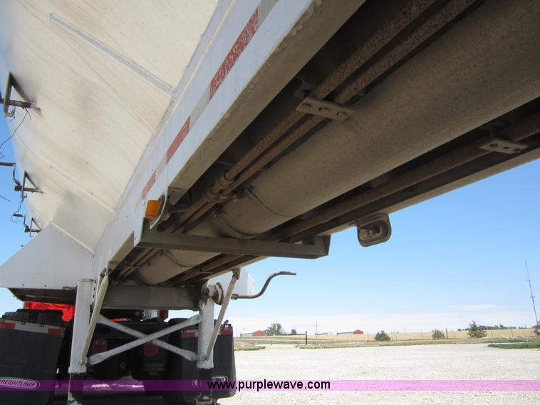 image for item C2534 1996 CEI Pacer Stinger bulk feed trailer