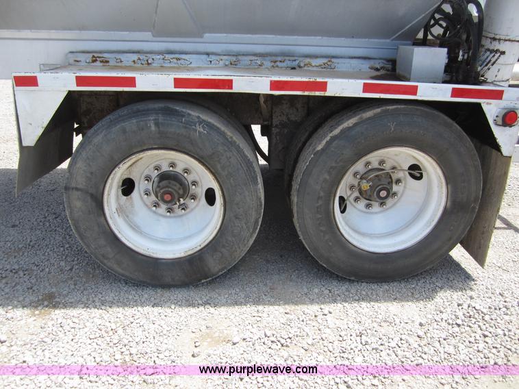 image for item C2534 1996 CEI Pacer Stinger bulk feed trailer