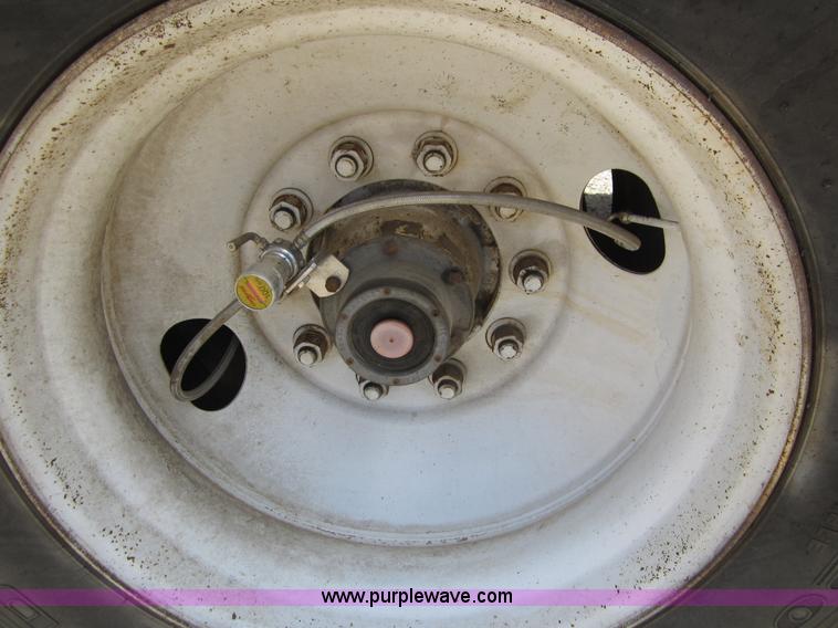 image for item C2534 1996 CEI Pacer Stinger bulk feed trailer