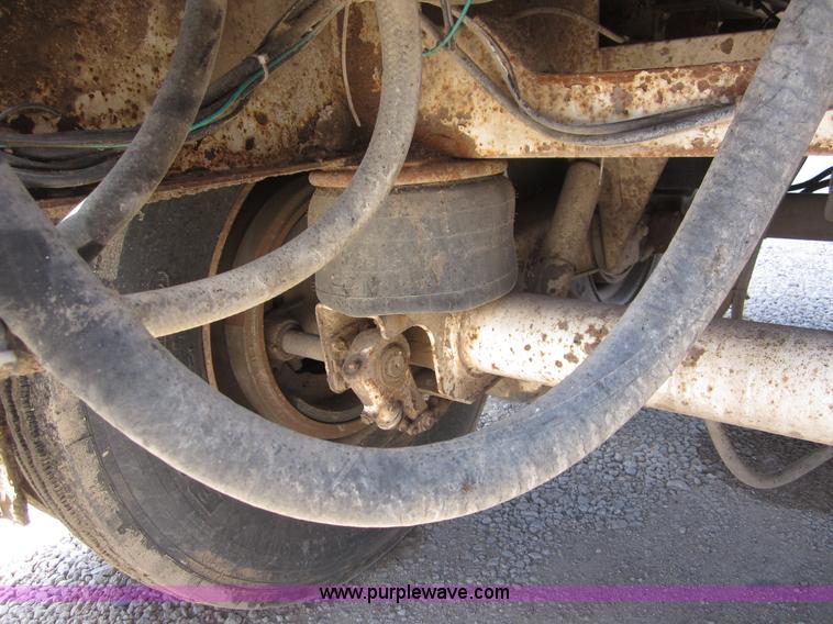 image for item C2534 1996 CEI Pacer Stinger bulk feed trailer