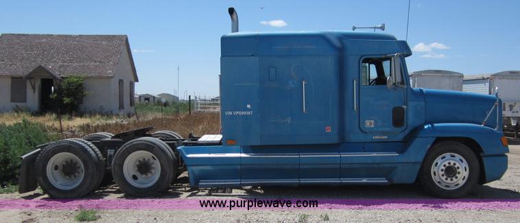 image for item C2535 1997 Freightliner FLD120 semi truck
