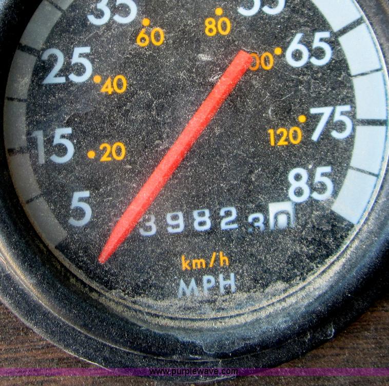 image for item C2535 1997 Freightliner FLD120 semi truck