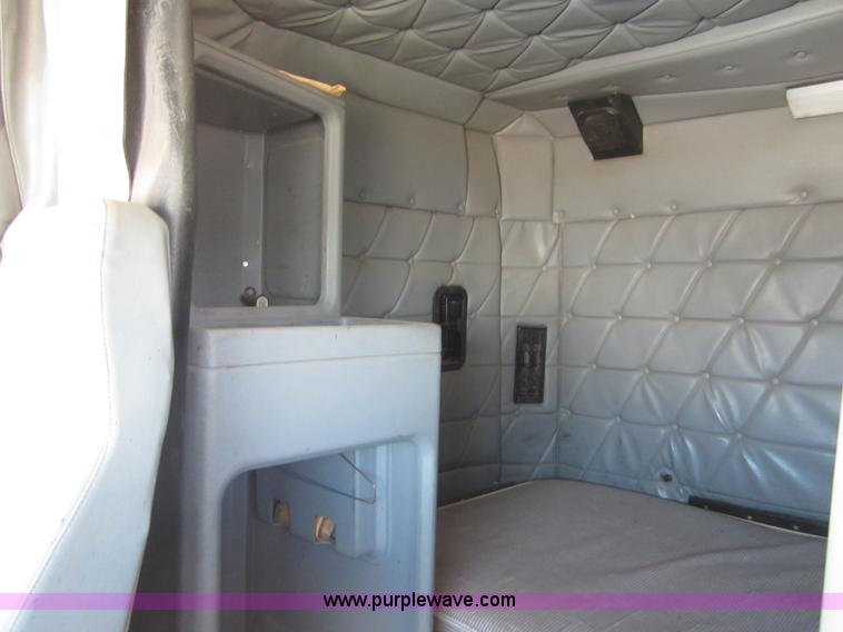 image for item C2535 1997 Freightliner FLD120 semi truck