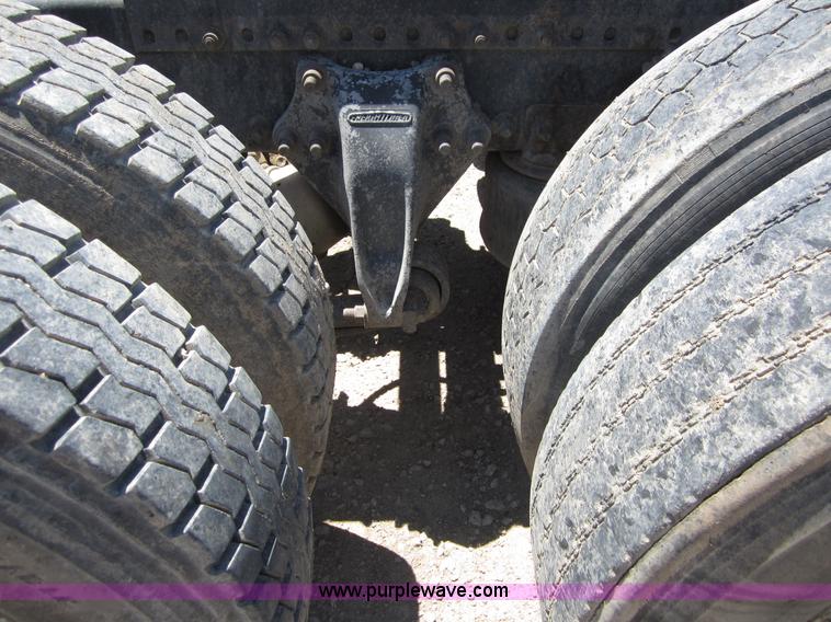 image for item C2535 1997 Freightliner FLD120 semi truck