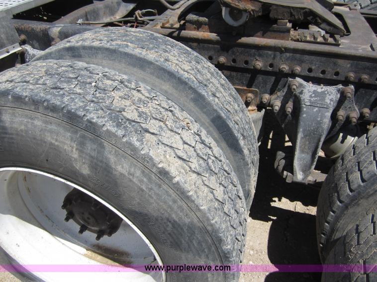 image for item C2535 1997 Freightliner FLD120 semi truck