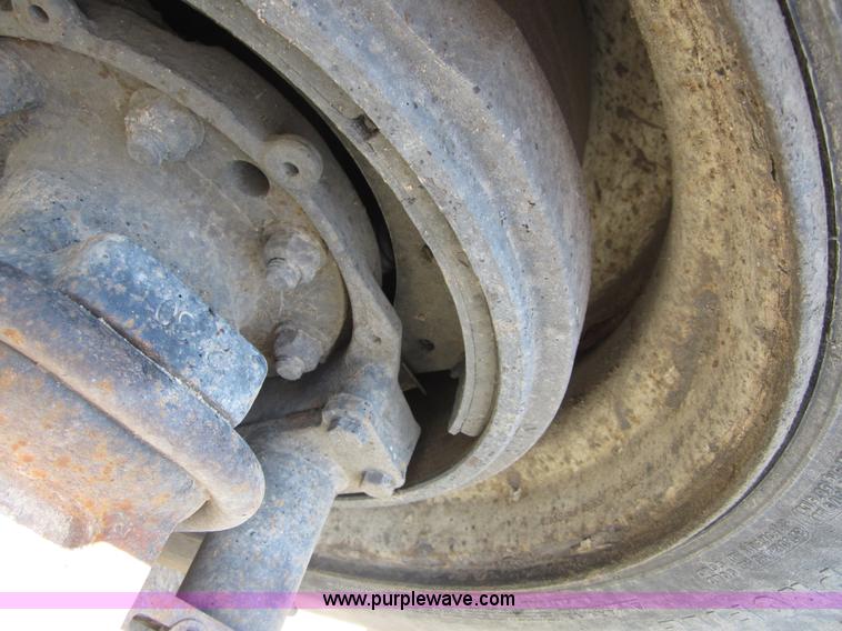 image for item C2535 1997 Freightliner FLD120 semi truck