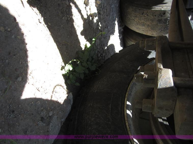 image for item C2535 1997 Freightliner FLD120 semi truck