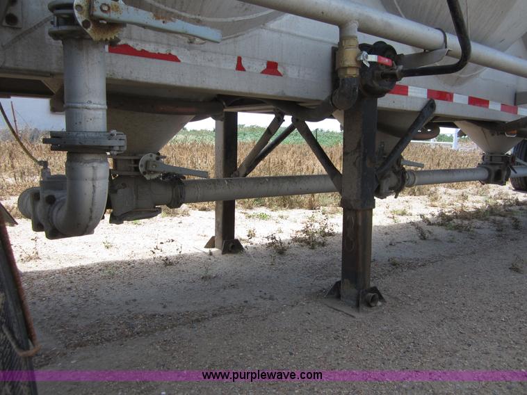 image for item C2536 1996 Stephens 42' pneumatic dry bulk trailer