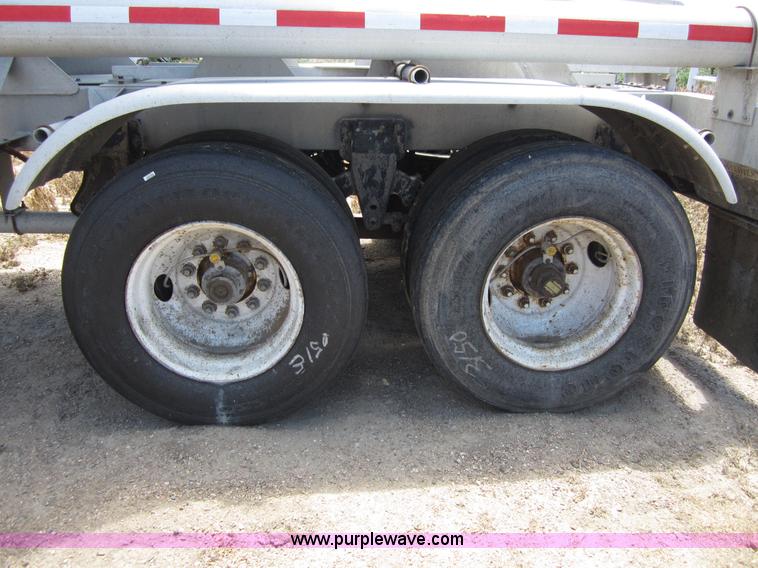 image for item C2536 1996 Stephens 42' pneumatic dry bulk trailer