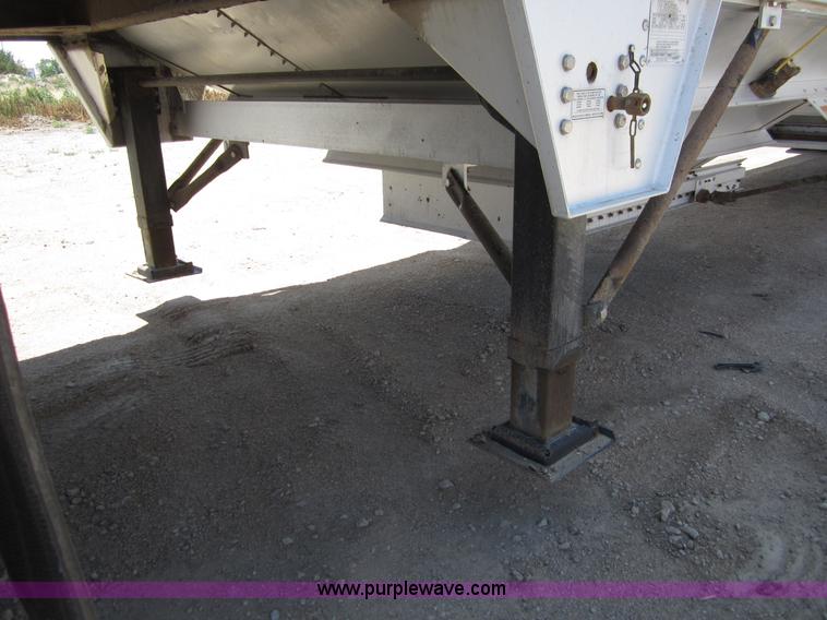 image for item C2537 2008 Wilson DWH500  PaceSetter 50' grain trailer