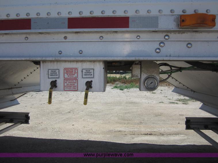 image for item C2537 2008 Wilson DWH500  PaceSetter 50' grain trailer