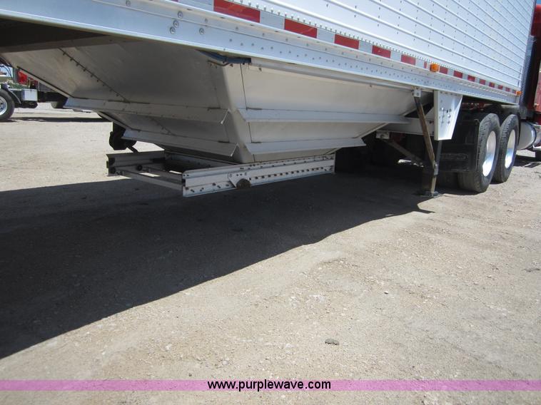 image for item C2537 2008 Wilson DWH500  PaceSetter 50' grain trailer