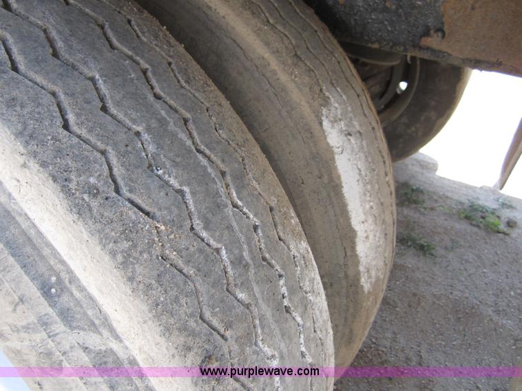 image for item C2537 2008 Wilson DWH500  PaceSetter 50' grain trailer