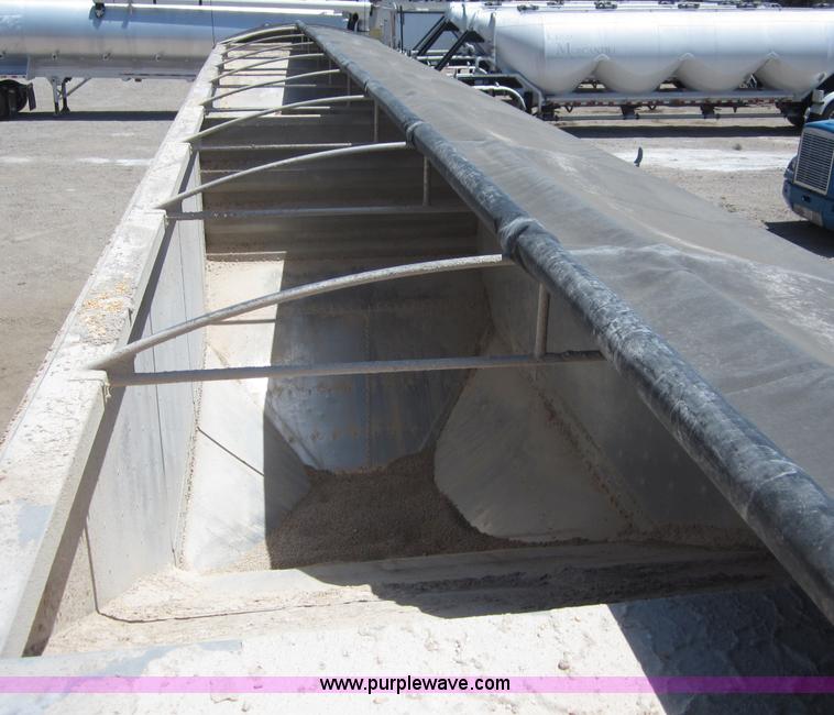 image for item C2537 2008 Wilson DWH500  PaceSetter 50' grain trailer