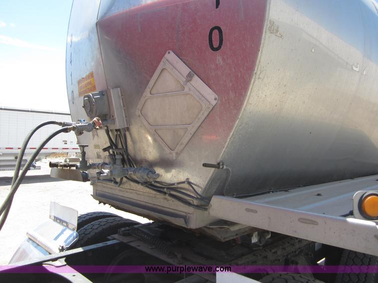 image for item C2538 1994 Polar tanker trailer