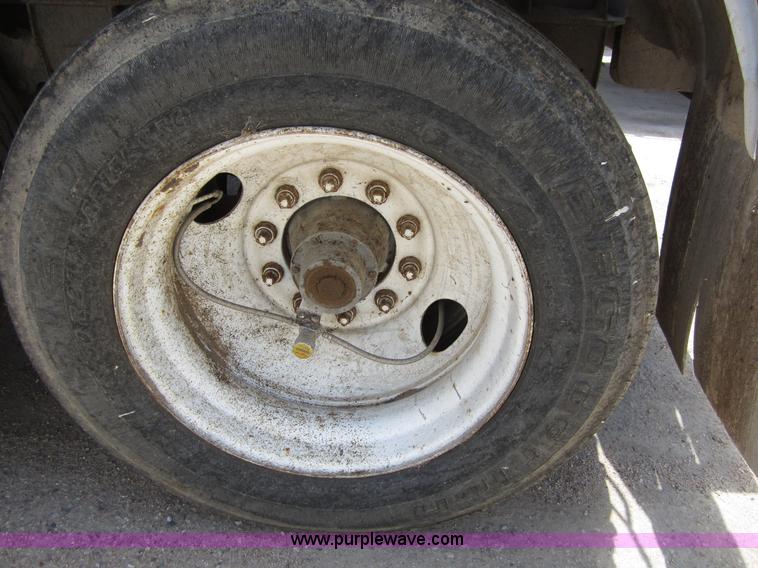 image for item C2538 1994 Polar tanker trailer