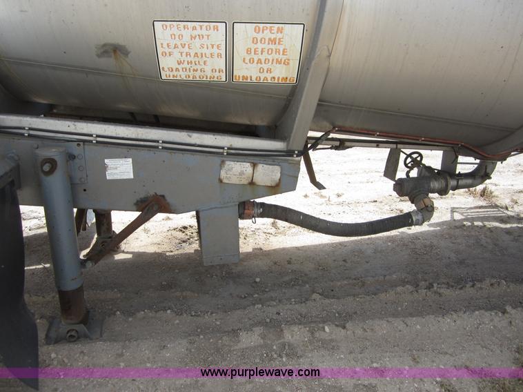 image for item C2539 1991 Polar tanker trailer