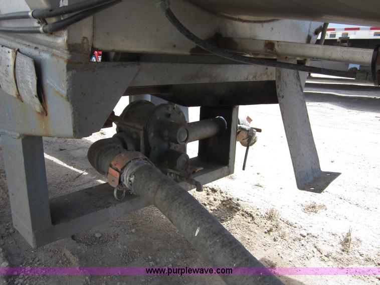 image for item C2539 1991 Polar tanker trailer