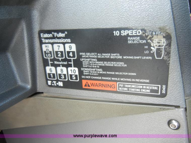 image for item D4121 1993 Mack CH613 semi truck