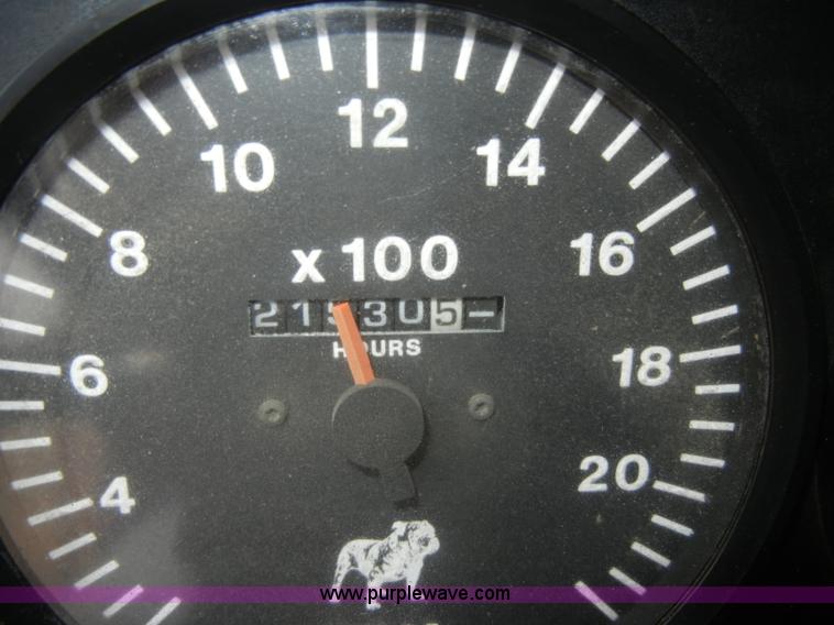 image for item D4121 1993 Mack CH613 semi truck