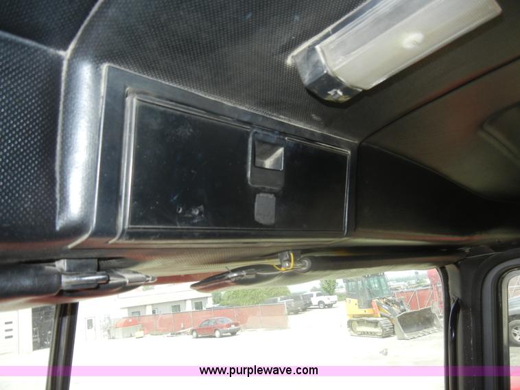 image for item D4121 1993 Mack CH613 semi truck