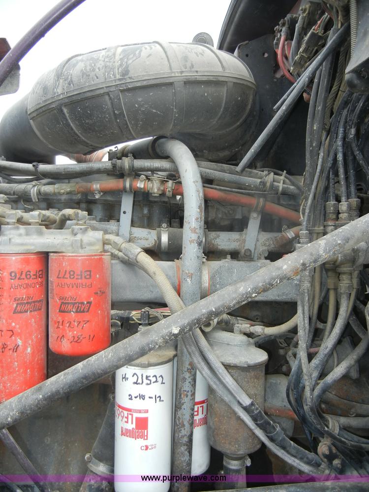 image for item D4121 1993 Mack CH613 semi truck