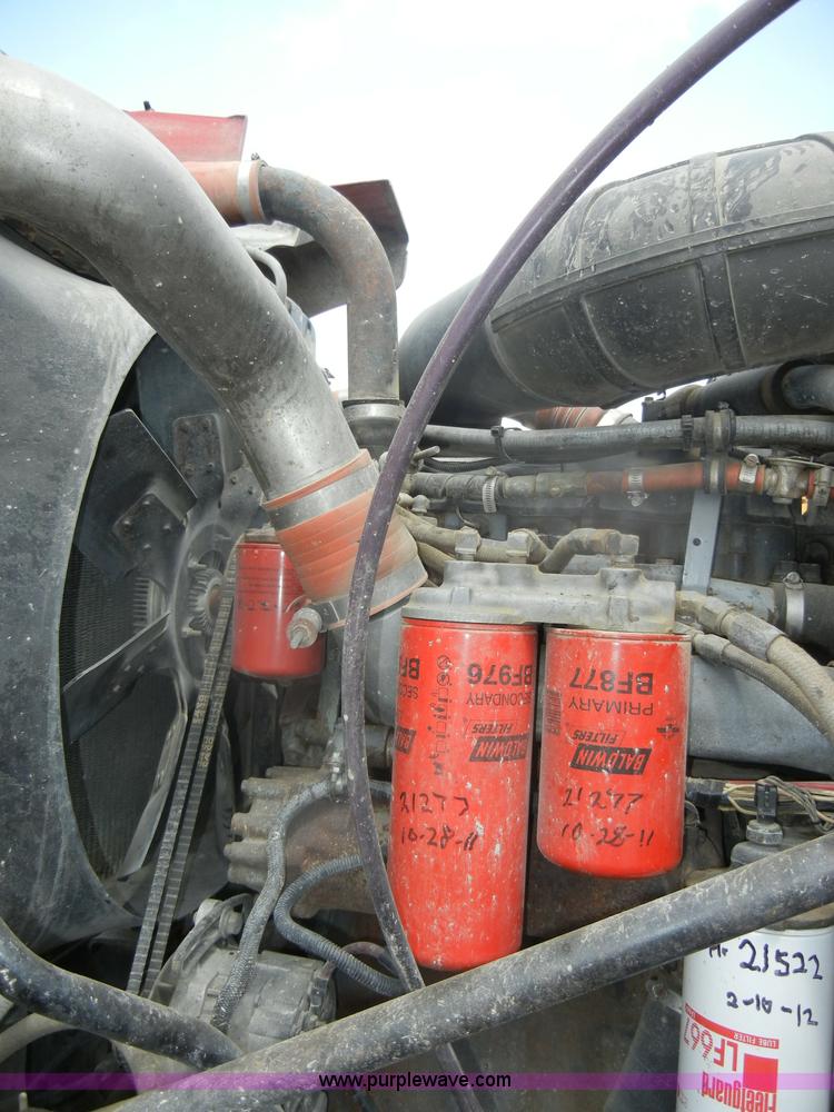 image for item D4121 1993 Mack CH613 semi truck