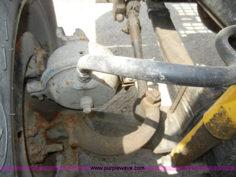 image for item D4121 1993 Mack CH613 semi truck