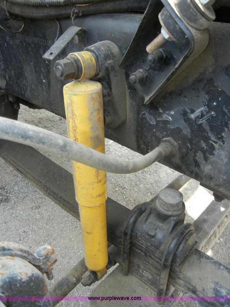 image for item D4121 1993 Mack CH613 semi truck