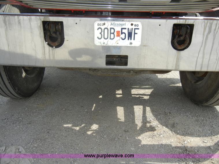 image for item D4121 1993 Mack CH613 semi truck