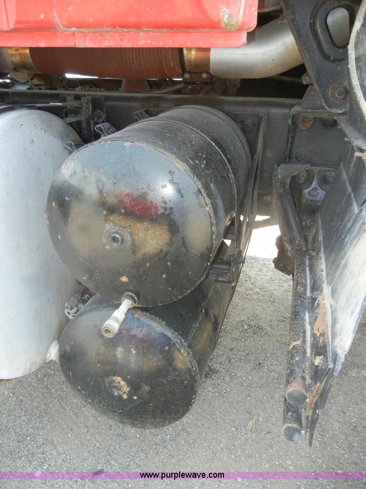 image for item D4121 1993 Mack CH613 semi truck