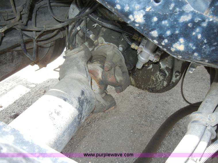 image for item D4121 1993 Mack CH613 semi truck