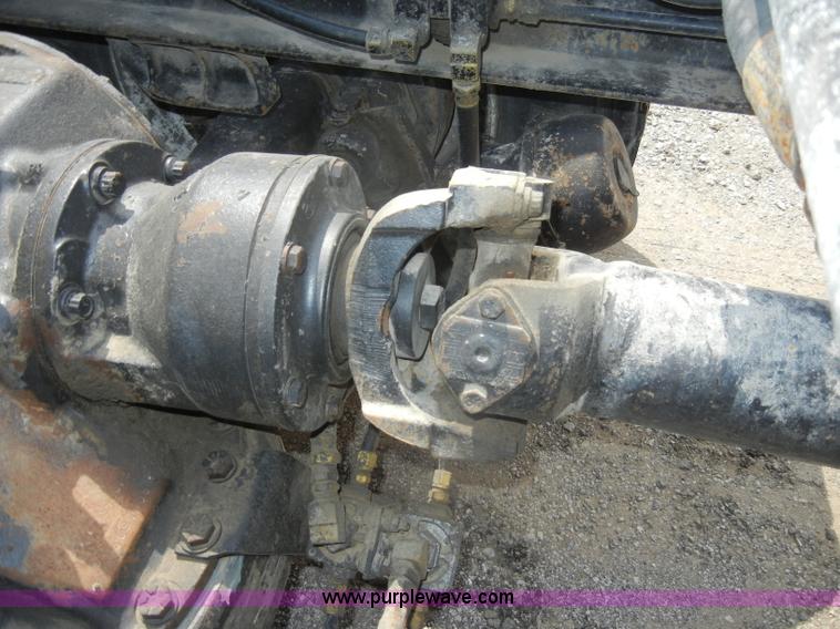 image for item D4121 1993 Mack CH613 semi truck