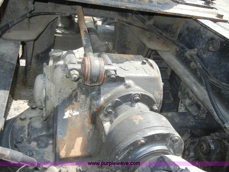 image for item D4121 1993 Mack CH613 semi truck